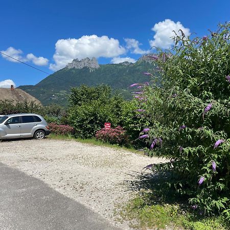Rare 2 Bedroom With Private Beach On Lake Annecy Doussard Exterior foto